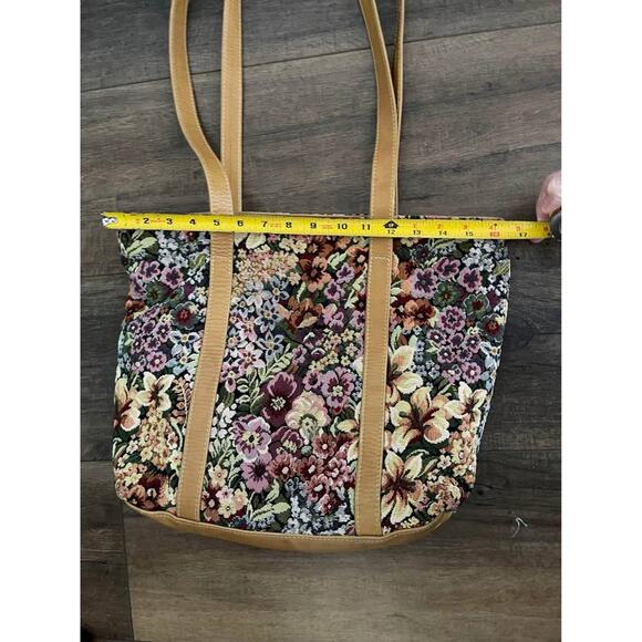 Village Tannery Designs by Sevetet / Vintage / Floral Tapestry Tote Bag - Picture 7 of 10